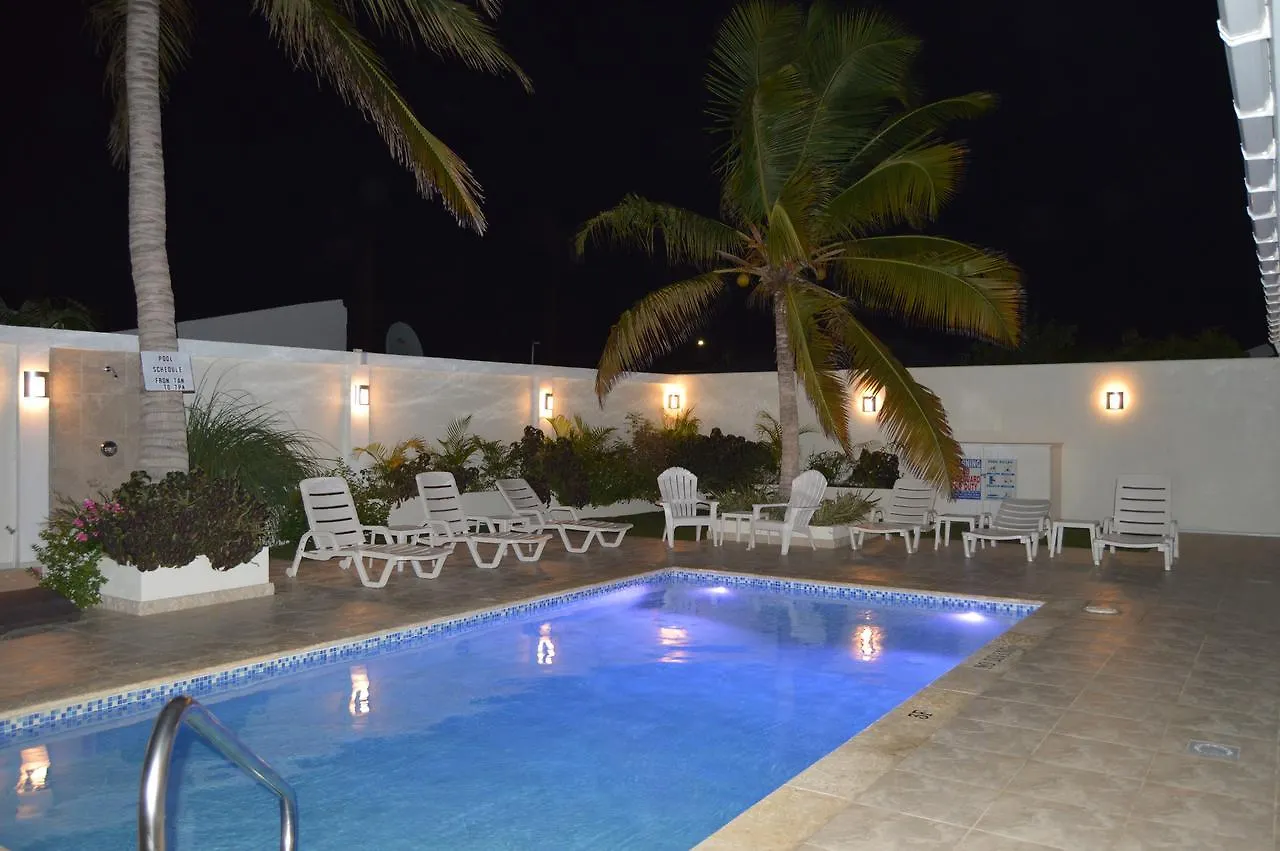Hostel Aruba Suites Palm Beach