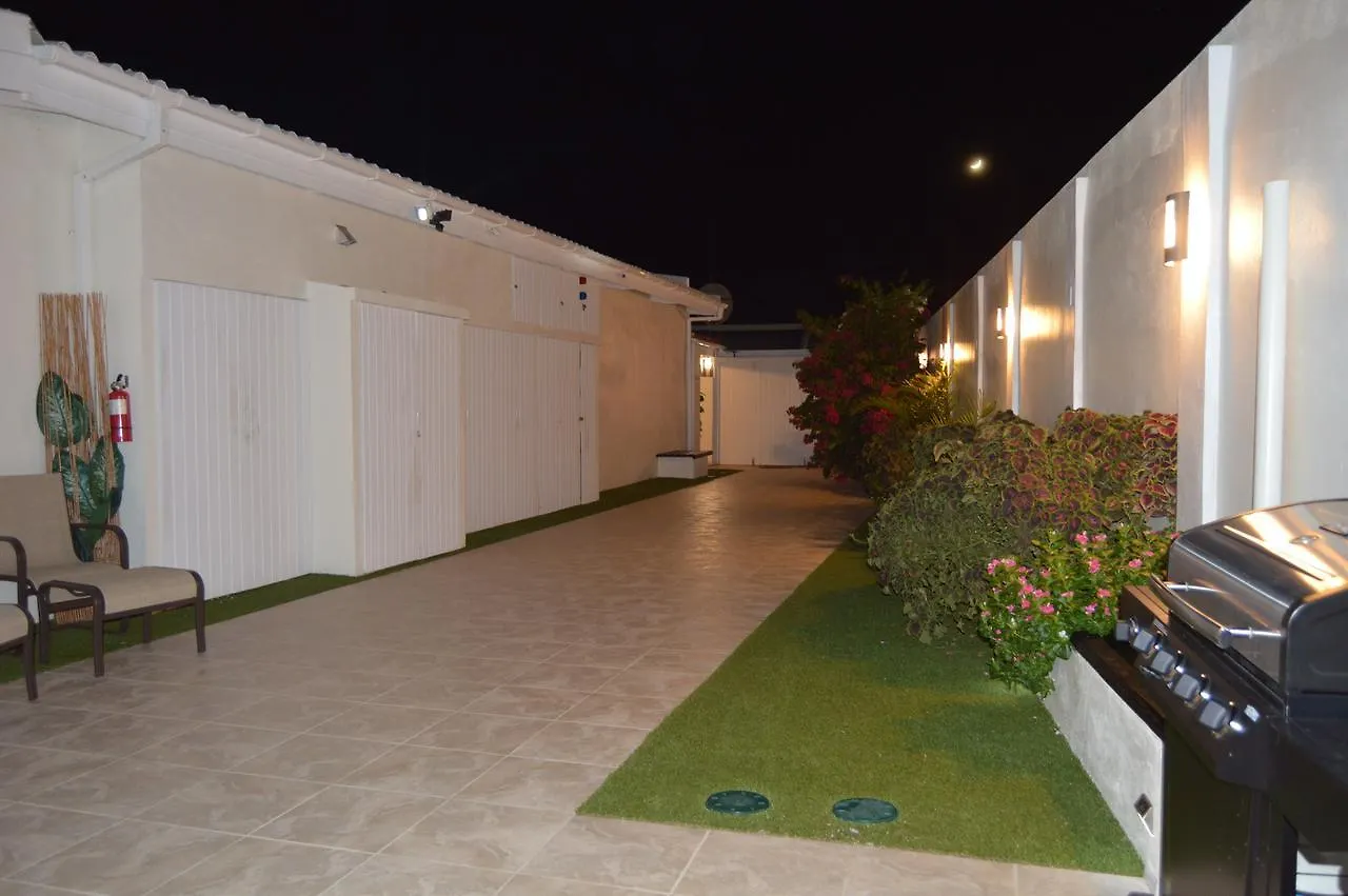 Aruba Suites Palm Beach Hostel