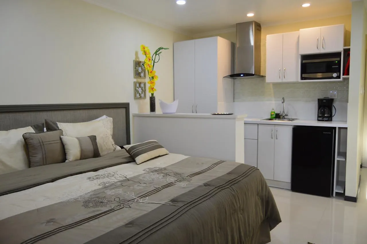 Hostel Aruba Suites Palm Beach
