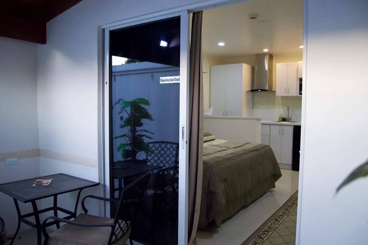 Aruba Suites Palm Beach Hostel