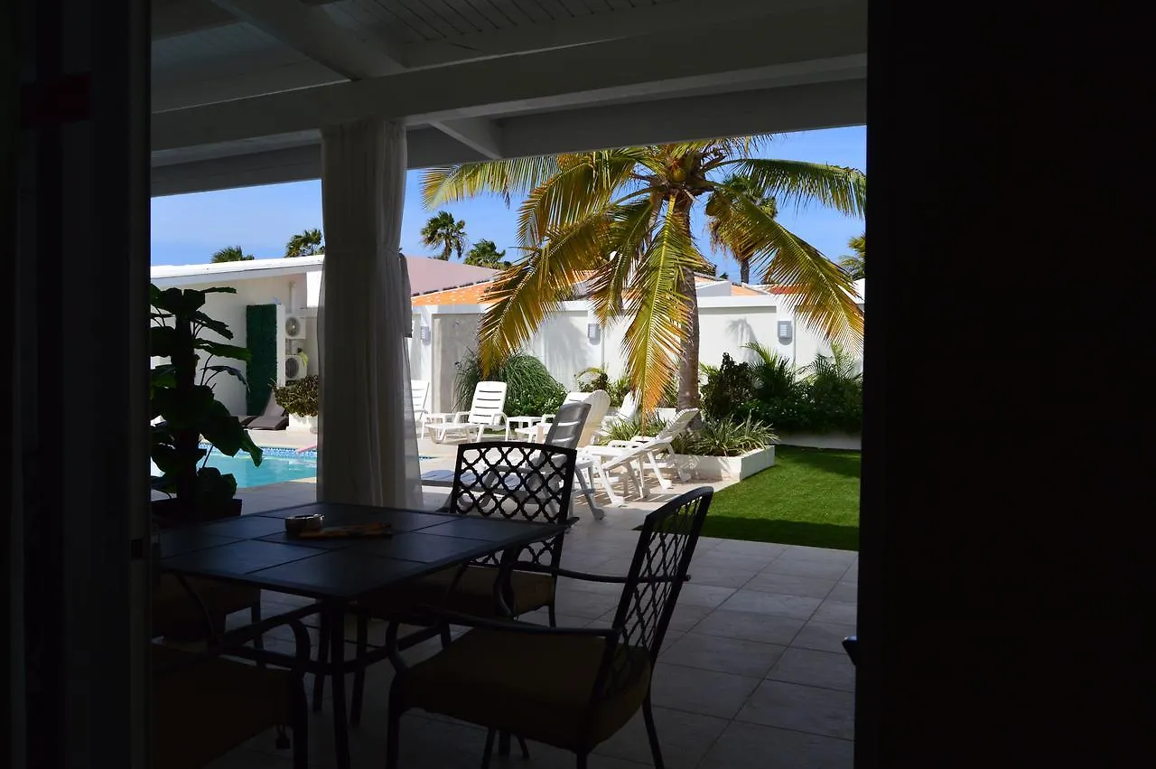 Aruba Suites Palm Beach Hostel