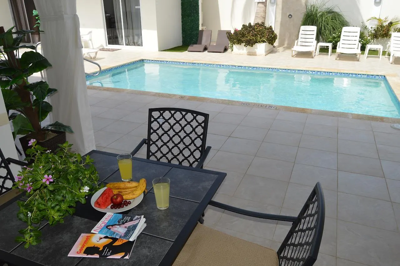 Aruba Suites Palm Beach Hostel