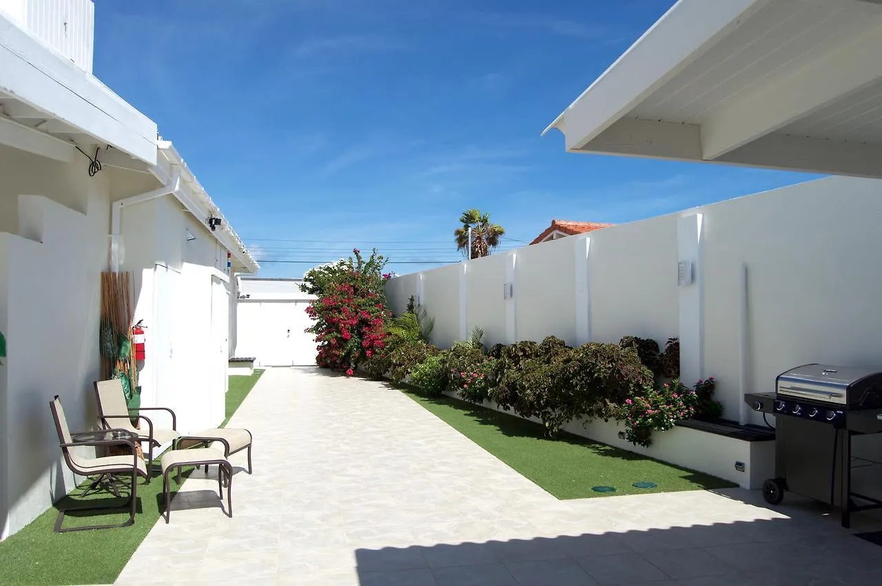 אכסניה פאלם ביץ' Aruba Suites ארובה