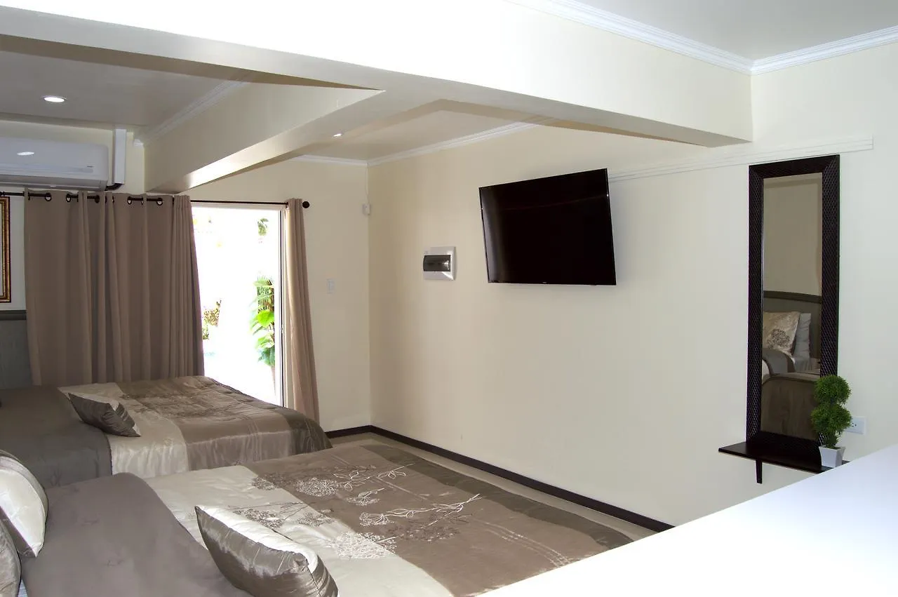 אכסניה פאלם ביץ' Aruba Suites ארובה