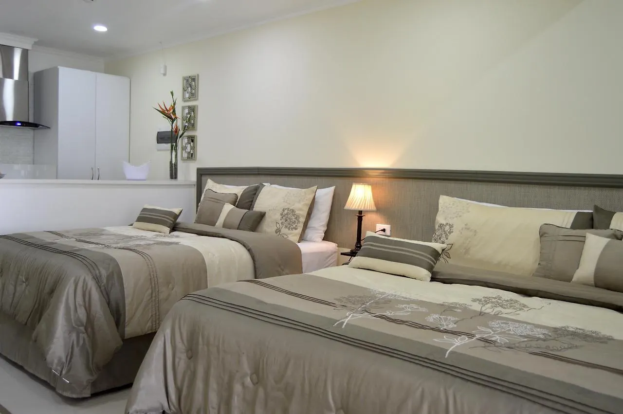 Hostel Aruba Suites Palm Beach